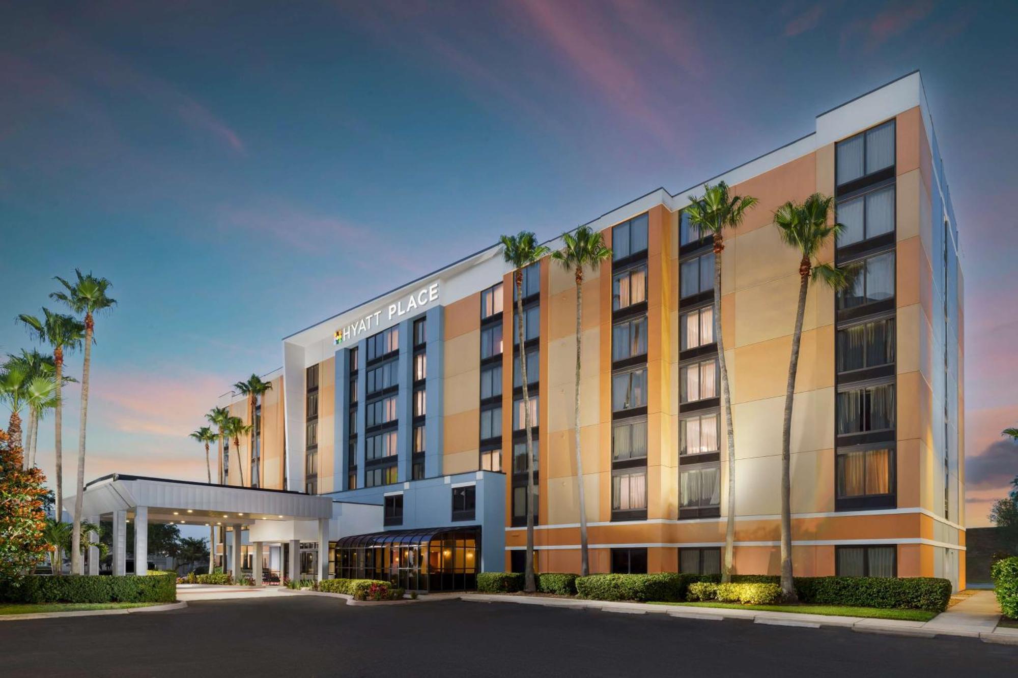 Hyatt Place Across From Universal Orlando Resort Екстериор снимка