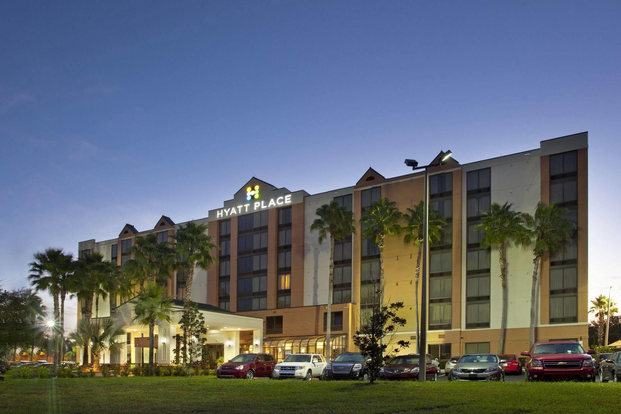 Hyatt Place Across From Universal Orlando Resort Екстериор снимка